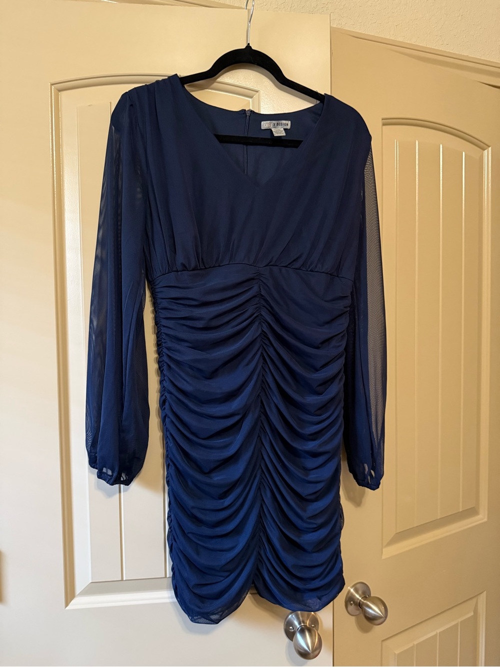 Love x Design Navy Ruched Mesh Sleeve Bodycon Dress Large